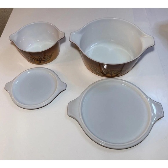 Pyrex Old Orchard Lot of 2 Casseroles w Brown Lids 1 Qt & 2.5 Qt Vintage - Picture 2 of 4